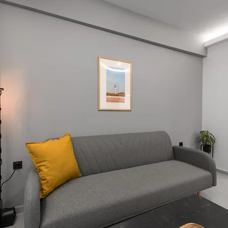 Room8 דירה