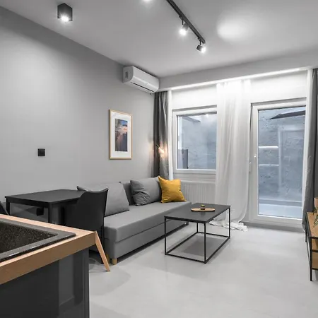 דירה Room8 *