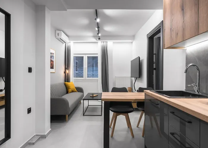 Room8 Apartment *