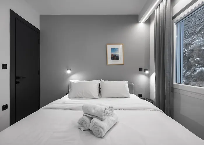 Room8 Apartment *