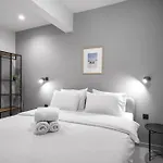 Room8 דירה *