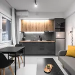 דירה Room8