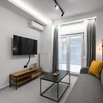 Room8 סלוניקי