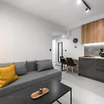 דירה Room8 *