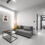 דירה Room8