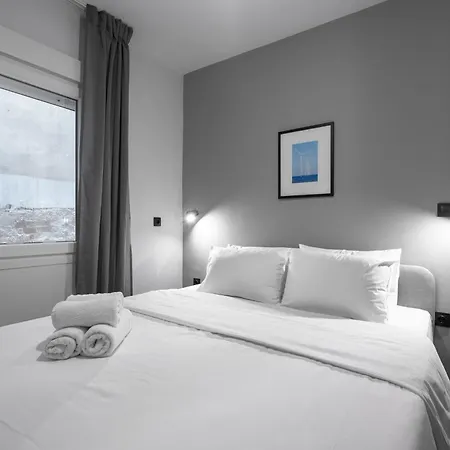 Room8 * Saloniki