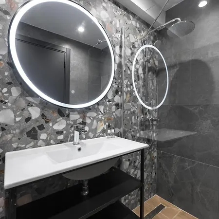 Lägenhet Room8 *