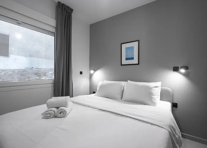 Room8 * Thessaloniki